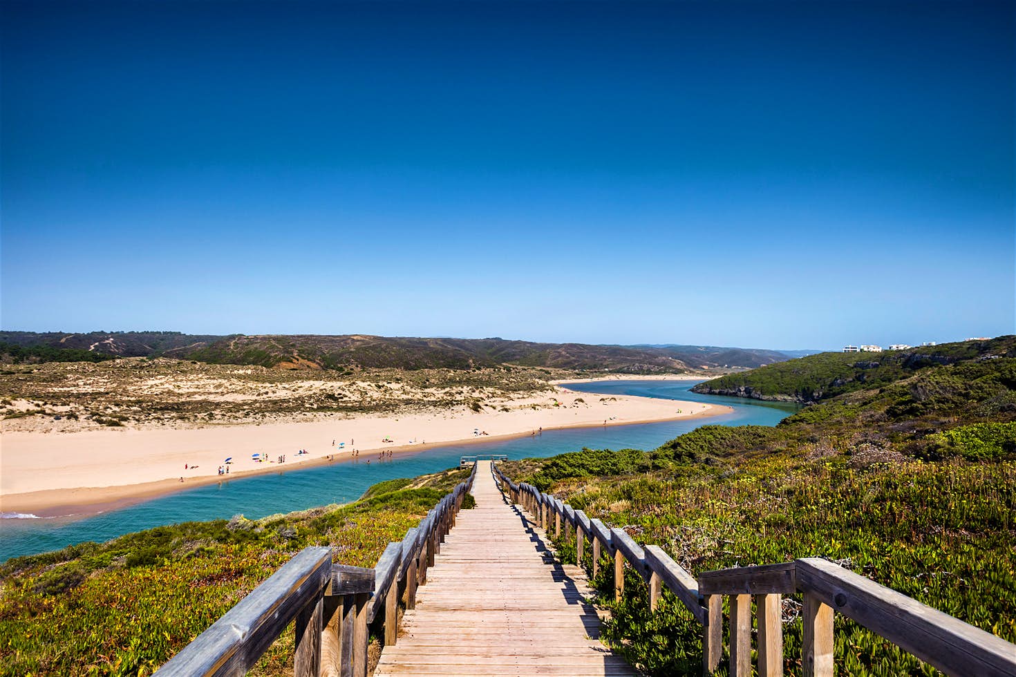 Onde encontrar as melhores praias do Algarve