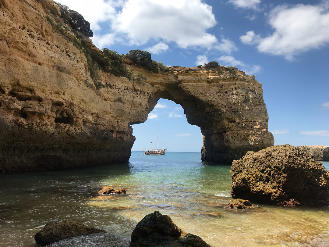 As 5 melhores praias do Algarve locais isolados e refúgios luxo