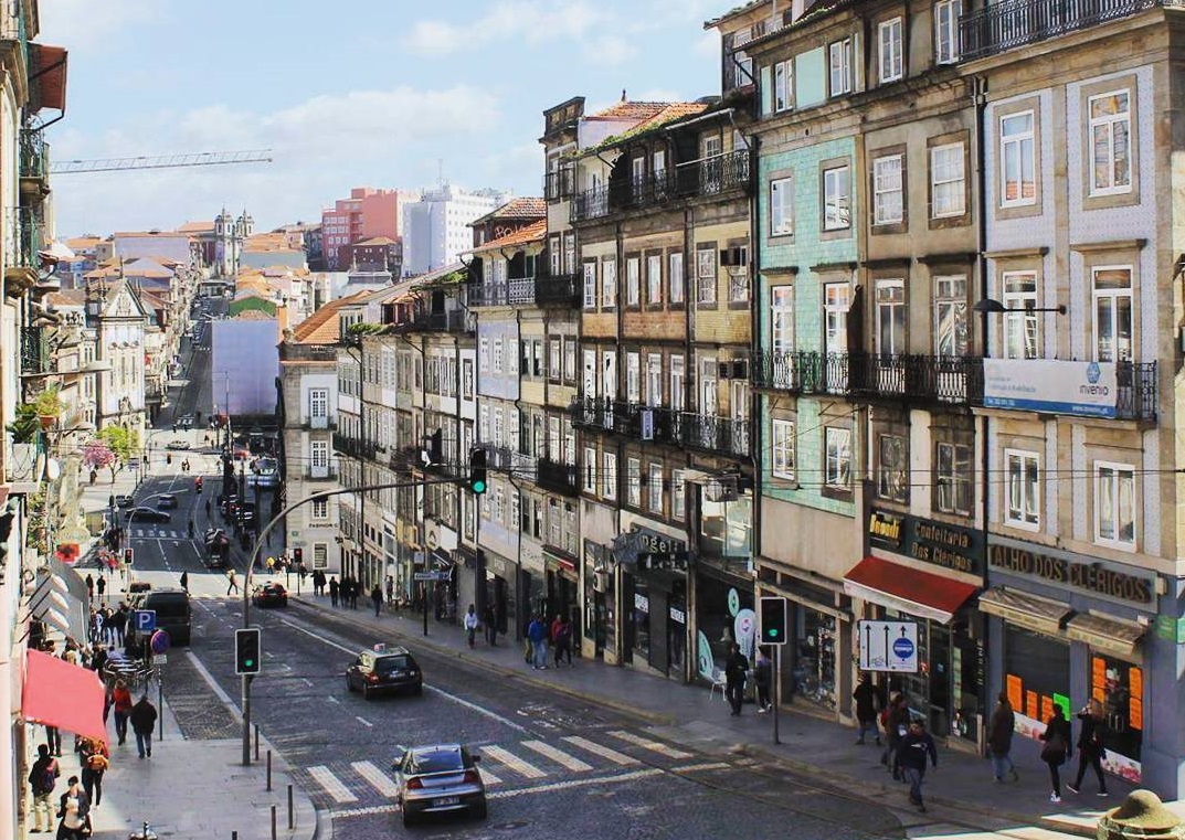 Rua dos Cl�rigos � que todos tem de visitar no Porto