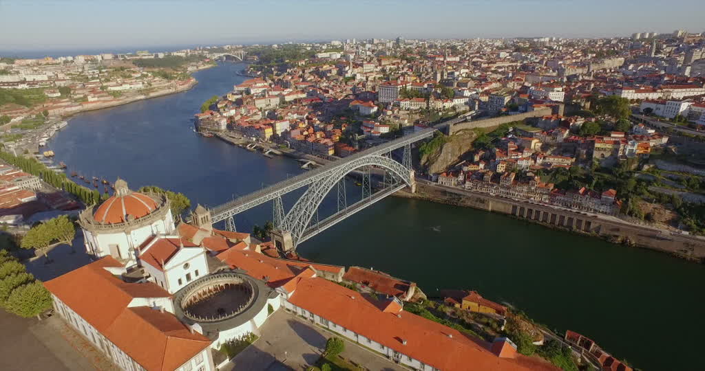 Os 9 melhores sitios para ver e visitar em Porto