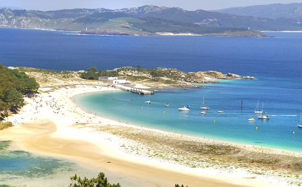 Fica bem aqui em Portugal uma das 15 ilhas mais bonitas de toda a europa