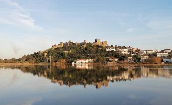 Tem mais de 1200 anos fica a 130 km do Porto o castelo mais antigo de Portugal