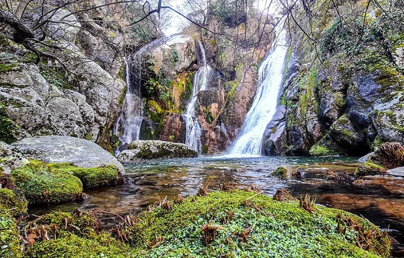 Há uma cascata entre as mais bonitas do centro de Portugal