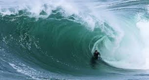 As ondas em Portugal o melhor distino Surf da Europa