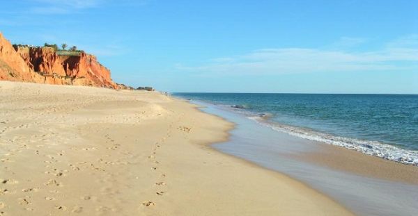 As 5 melhores praias de Loulé no Algarve