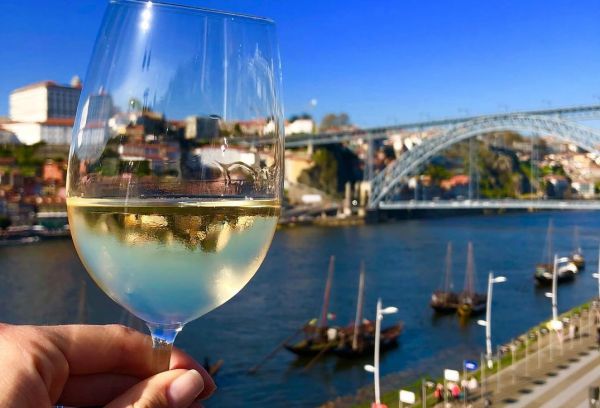 Custa 4 euros, é português é um dos melhores vinhos brancos do Mundo