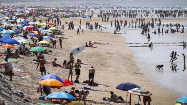 Praias da Costa da Caparica vão estar fechadas durante o mês de Agosto