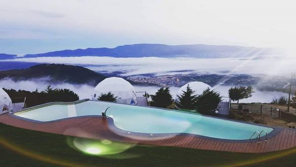 Este é o camping mais luxuoso de Portugal fica a mais de 900 metros de altura