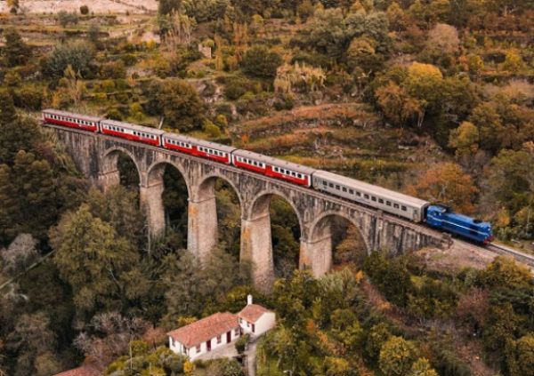 Desde os anos 80 fechada é a segunda linha de comboio mais bonita de Portugal vai reabrir