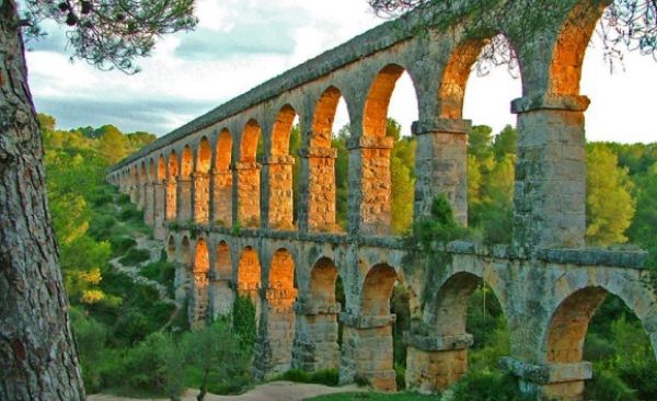 Os Arcos e Aquedutos mais bonitos da Europa 1 � portugueses