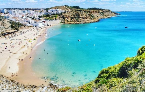 Burgau a Santorini Portuguesa o segredo mais bem guardado do Algarve
