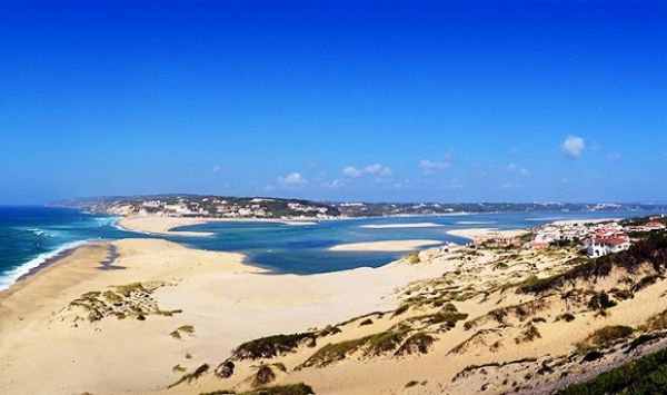 Fica a 1 hora de Lisboa a lagoa mais bonita do centro de Portugal