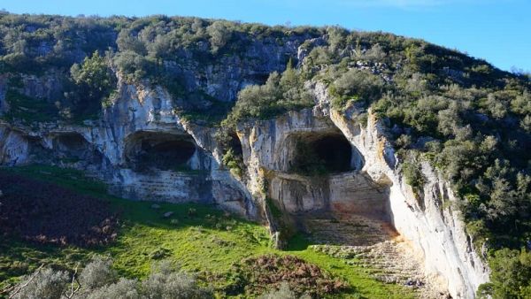 O vale cheio de grutas que está a encantar os turistas fica a 20 km de Coimbra