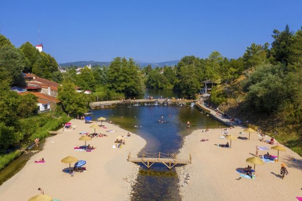 Há a uma praia fluvial Portuguesa entre os 15 tesouros escondidos da Europa