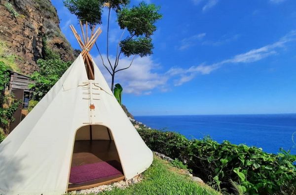 Este é o camping mais bonito de Portugal fica na Ilha da Madeira