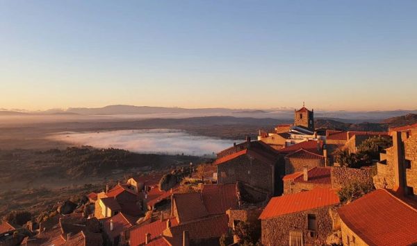 Aldeia histórica mais bonita de Portugal fica a 150 km de Coimbra
