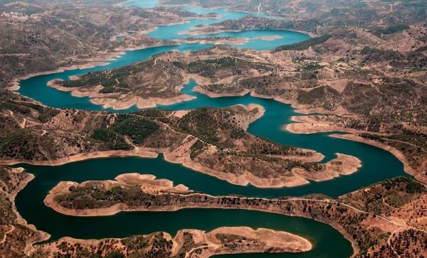 15 dos rios mais bonitos do mundo o 1º é Português