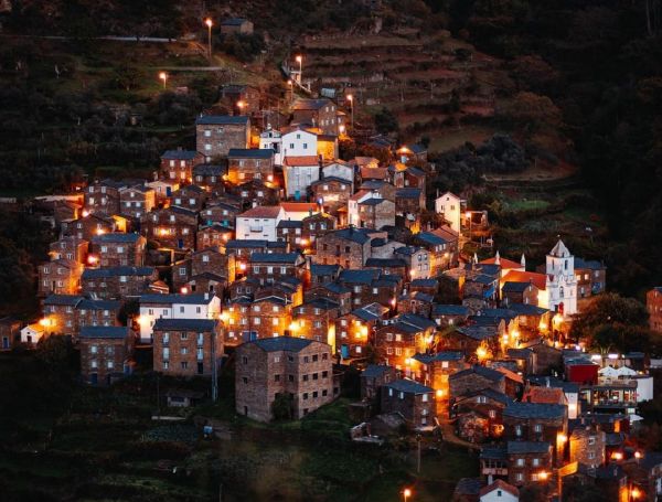 Tem apenas 120 habitantes é uma aldeias mais bonitas do centro de Portugal